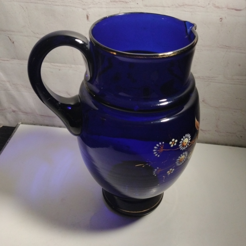 Antique VTG Hand Blown Cobalt Blue Glass Pitcher Jug White Daisy Flowers 9.5" - Picture 6 of 15